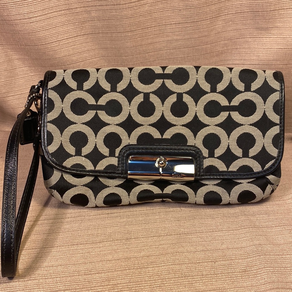 NWOT Coach leather/canvas wristlet/wallet never used